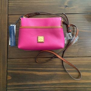 Pink Pebble Grain Small Crossover Bag